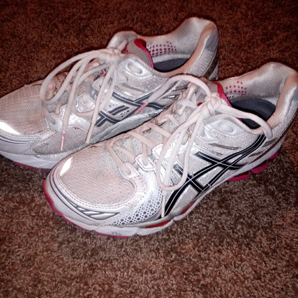 Gym shoes
